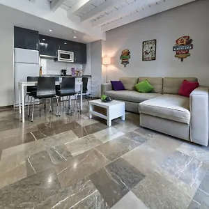 En Casco Historico Con Terraza Comunitaria Y Parking Opcional Appartement